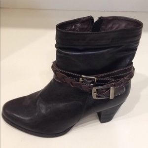 L' Artiste Black and Brown Combination Boot